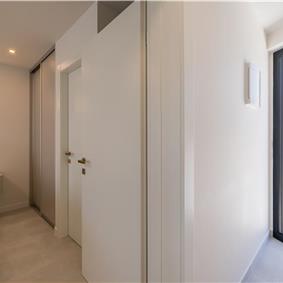 4 bedroom villa with heated pool and sea view in Vinišće, sleeps 8